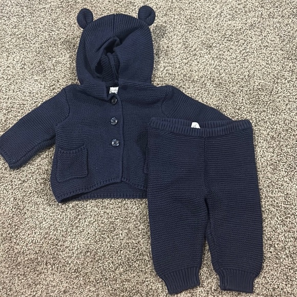GAP Other - Baby Gap 0-3 month knit sweater set